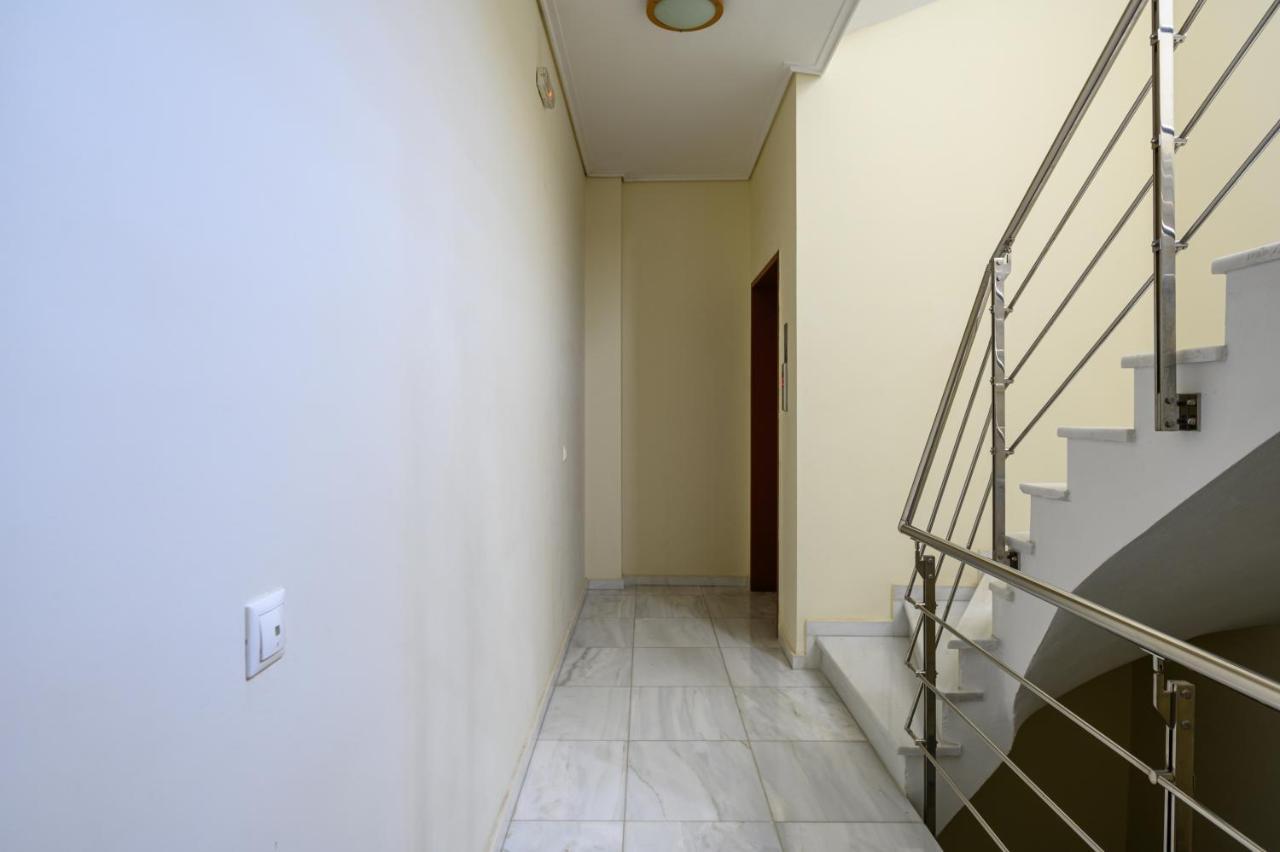 Myrto Luxurious Top Floor Studio Каламата Екстер'єр фото
