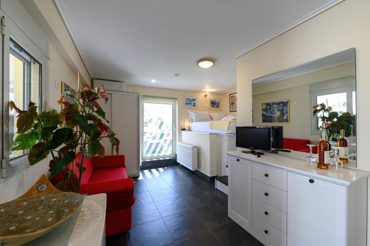 Myrto Luxurious Top Floor Studio Каламата Екстер'єр фото